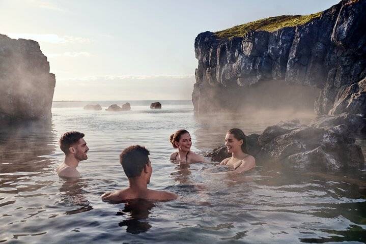 Sky Lagoon Saman tourists